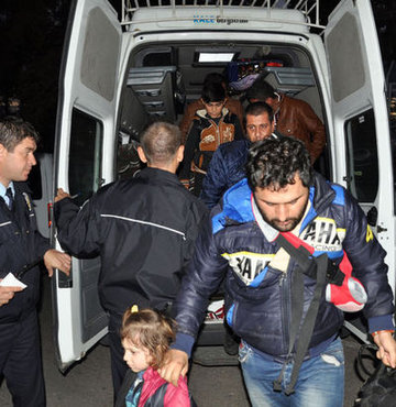94 Suriyeli göçmen yakalandı